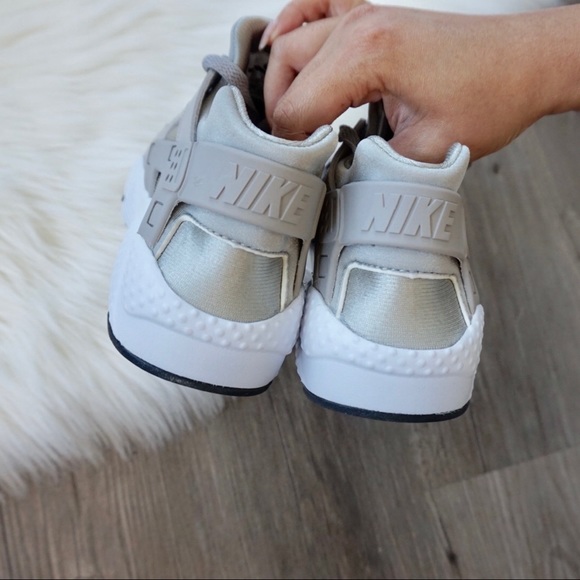 Brand New Nike Air Huarache Run - Picture 4 of 7